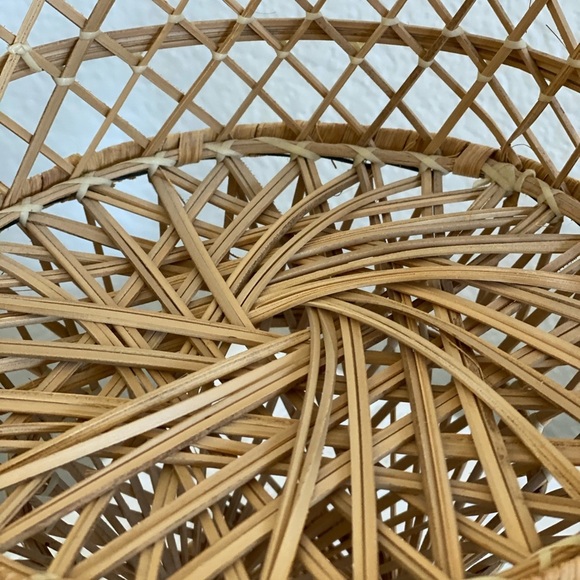 Vintage Wicker Mini Peacock Chair - Picture 8 of 9